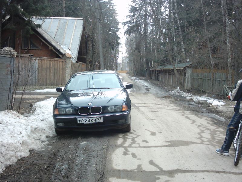 BMW по пути в Троицк, на роликах